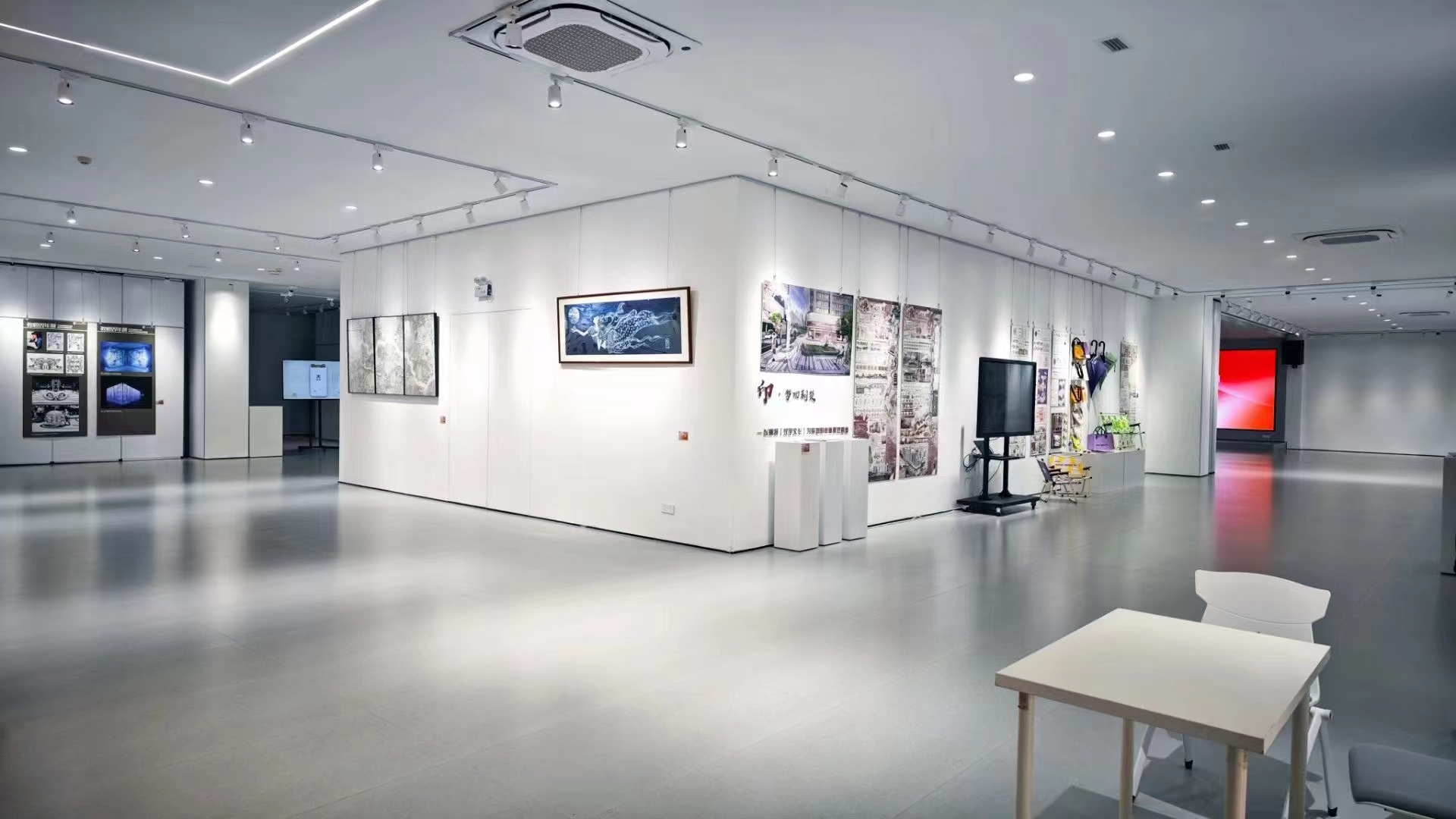 跨界融合，創(chuàng)新表達(dá) 我校設(shè)計(jì)學(xué)院教師雙年展以多元化探索引領(lǐng)未來